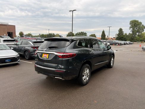 Used 2021 Buick Enclave Essence w/ Sound and Sites Package AWD/4WD image 2