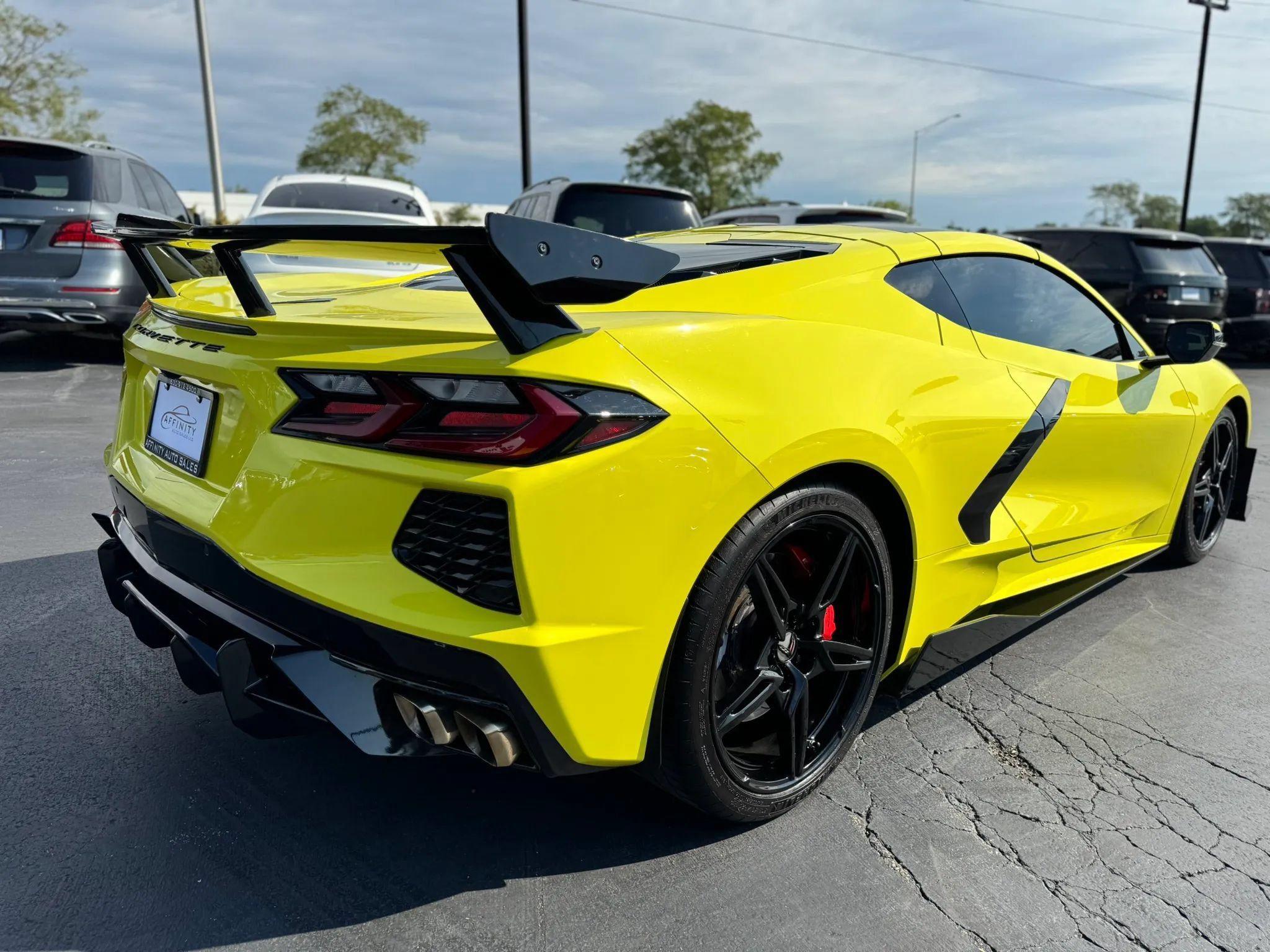 Used 2023 Chevrolet Corvette Stingray Coupe w/ Z51 Performance Package RWD image 7