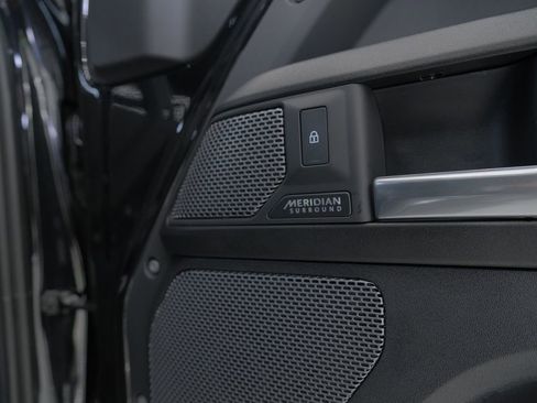 Used 2023 Land Rover Defender 110 V8 image 56