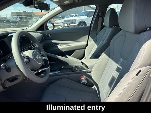 Used 2026 Hyundai Elantra SE image 14