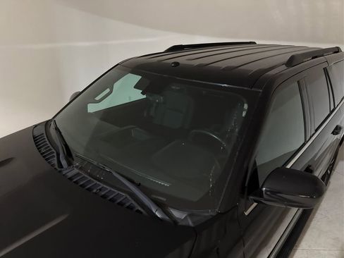 Used 2019 Ford Expedition Max XLT image 16