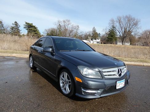 Used 2013 Mercedes-Benz C 300 4MATIC Sedan image 3