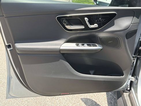 Used 2025 Mercedes-Benz GLC 300 image 14