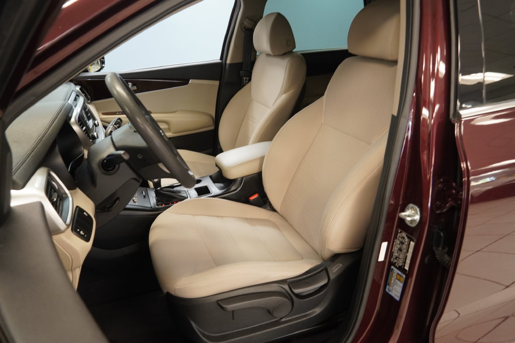 Used 2018 Kia Sorento LX AWD/4WD image 3