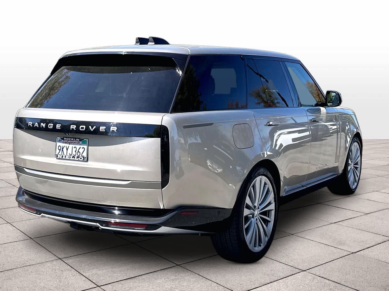 Used 2024 Land Rover Range Rover SE AWD/4WD image 13