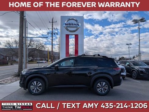 New 2026 Nissan Pathfinder SL image 1