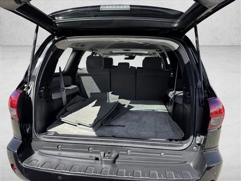 Used 2019 Toyota Sequoia SR5 AWD/4WD image 8