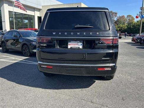 Used 2024 Jeep Wagoneer Series II w/ Flexible Seating Group image 8
