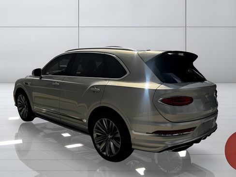 Used 2022 Bentley Bentayga Speed AWD/4WD image 2