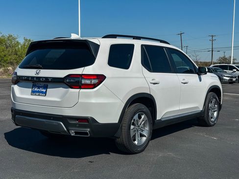 New 2026 Honda Pilot EX-L image 6