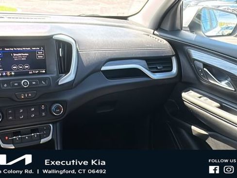 Used 2024 GMC Terrain SLE AWD/4WD image 25