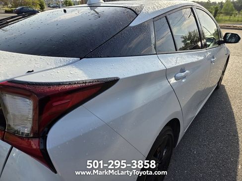 Used 2021 Toyota Prius FWD image 10