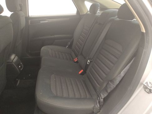 Used 2018 Ford Fusion SE w/ Fusion SE Technology Package image 18