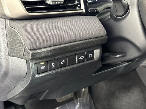 Certified 2025 Toyota Camry LE image 11