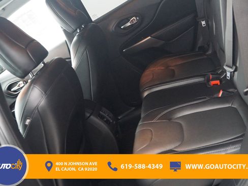 Used 2021 Jeep Cherokee Limited w/ Elite Package FWD image 14