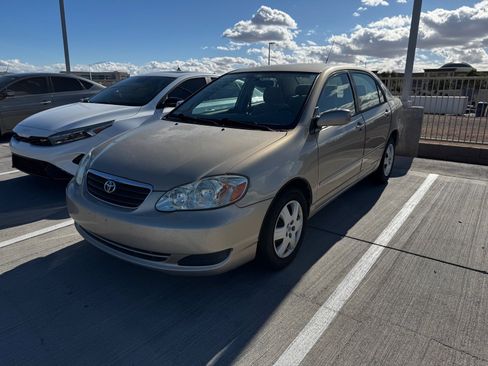 Used 2006 Toyota Corolla LE image 2