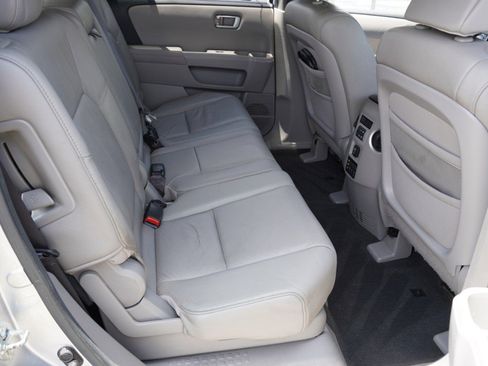 Used 2010 Honda Pilot Touring image 32