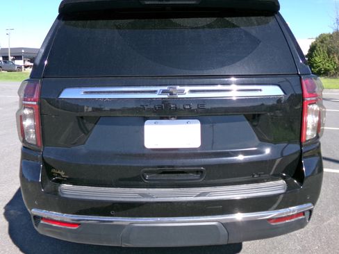 Used 2021 Chevrolet Tahoe LT image 3