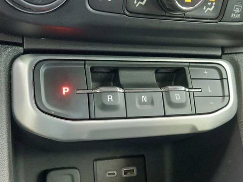 Used 2023 GMC Acadia SLE w/ Driver Convenience Package FWD image 36