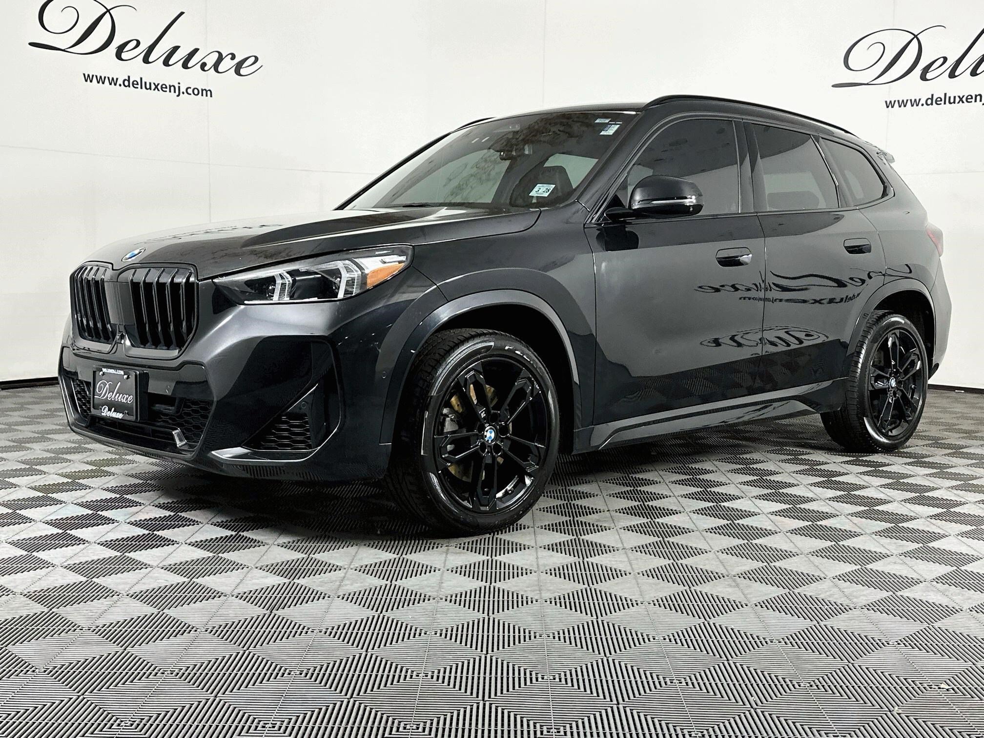 Used 2023 BMW X1 xDrive28i w/ Premium Package AWD/4WD image 3