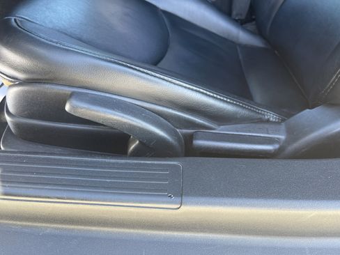 Used 2011 MAZDA MX-5 Miata Touring image 37