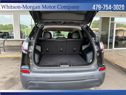 Used 2019 Jeep Cherokee Latitude Plus FWD image 30