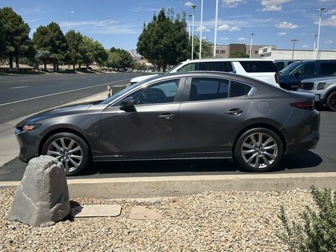 Used 2019 MAZDA MAZDA3 Sedan w/ Preferred Package FWD image 6