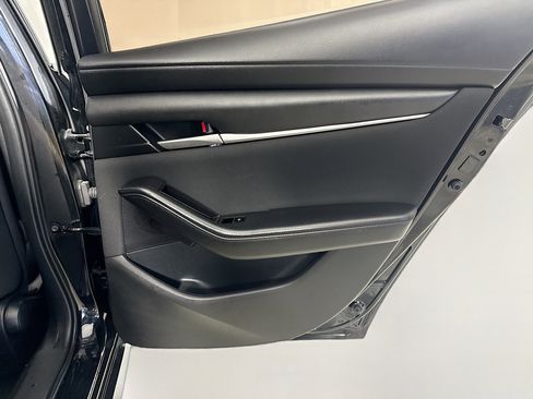 Used 2021 MAZDA MAZDA3 s image 28