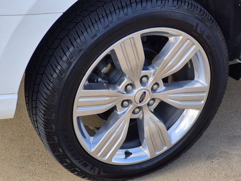 Used 2023 Ford Expedition Max Platinum AWD/4WD image 7