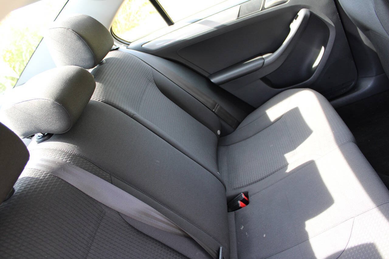 Used 2016 Volkswagen Jetta SE FWD image 39