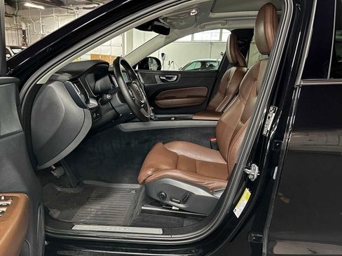 Used 2019 Volvo XC60 T5 Momentum w/ Protection Package Premier AWD/4WD image 27