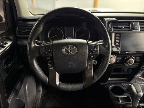 Used 2020 Toyota 4Runner TRD Off-Road AWD/4WD image 15