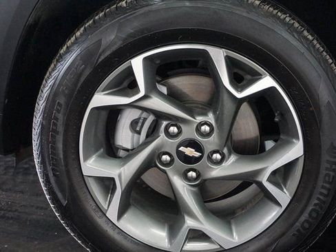 Used 2024 Chevrolet Trax LT w/ Driver Confidence Package image 4