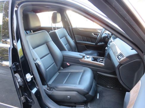 Used 2013 Mercedes-Benz E 350 4MATIC Sedan image 10