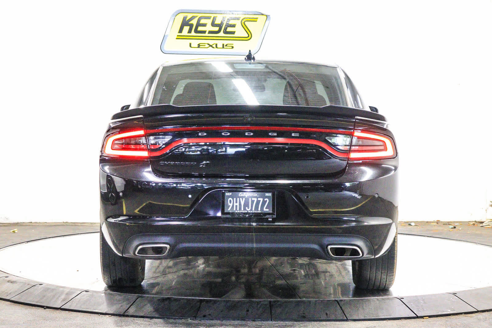 Used 2023 Dodge Charger SXT w/ Blacktop Package AWD/4WD image 9
