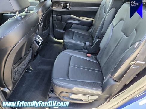 Used 2024 Kia Sorento EX w/ Panoramic Sunroof Package FWD image 11