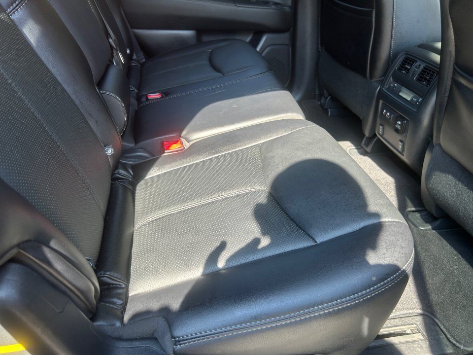 Used 2019 Nissan Pathfinder Platinum AWD/4WD image 29