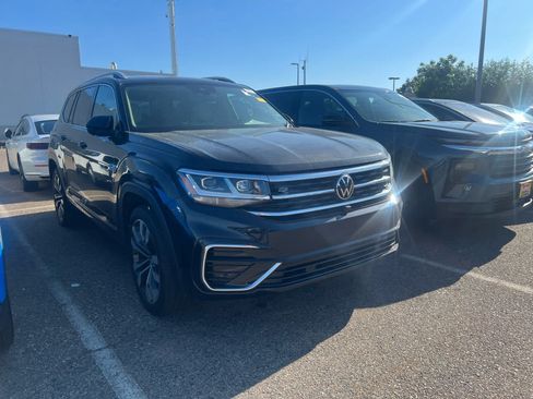Used 2023 Volkswagen Atlas SEL Premium AWD/4WD image 2