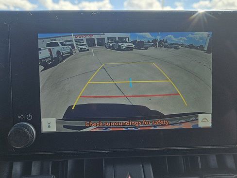 Used 2025 Toyota RAV4 XLE AWD/4WD image 12