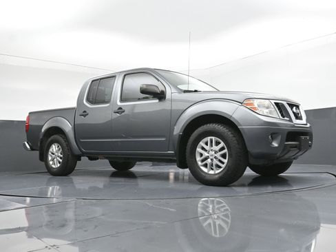 Used 2017 Nissan Frontier SV w/ SV Value Truck Package image 20