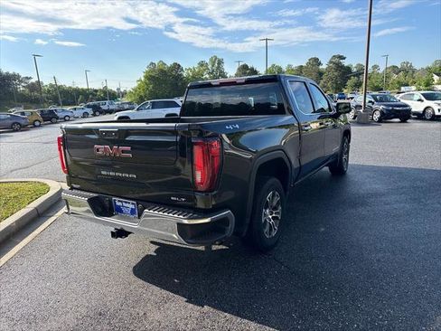 Used 2025 GMC Sierra 1500 SLT AWD/4WD image 4