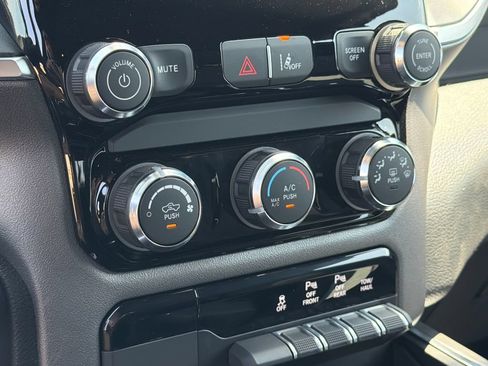 New 2026 RAM 1500 Express AWD/4WD image 22