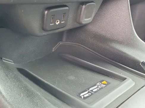 Certified 2022 Chevrolet Traverse LT FWD image 33