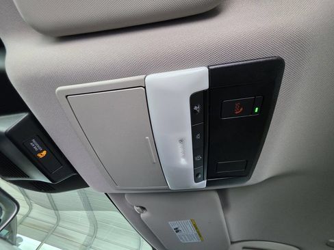 Used 2023 Nissan Rogue SV FWD image 28