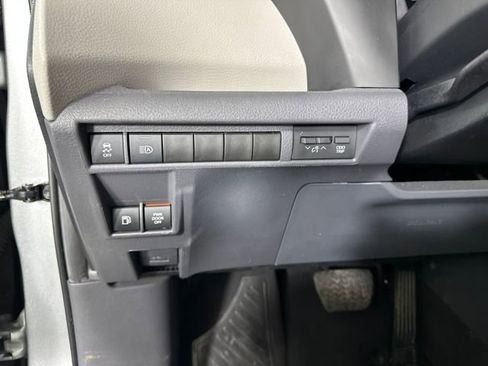 Used 2024 Toyota Sienna LE image 19