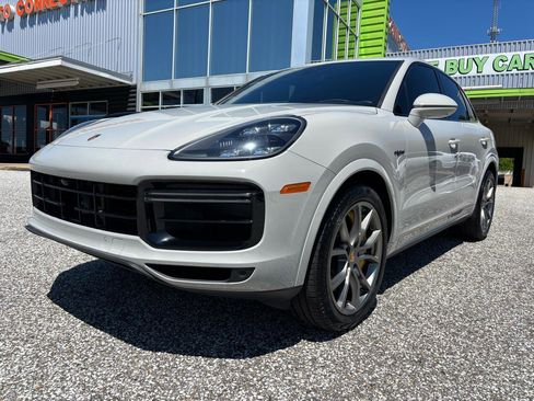 Used 2020 Porsche Cayenne Turbo S w/ Premium Package Plus AWD/4WD image 12