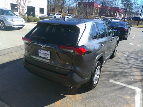 Used 2023 Toyota RAV4 LE image 12