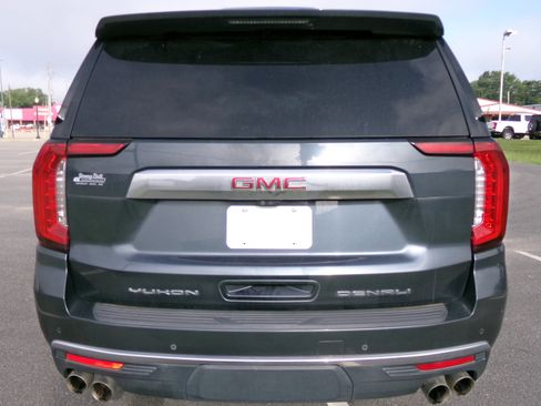 Used 2021 GMC Yukon XL Denali w/ Denali Ultimate Package AWD/4WD image 4
