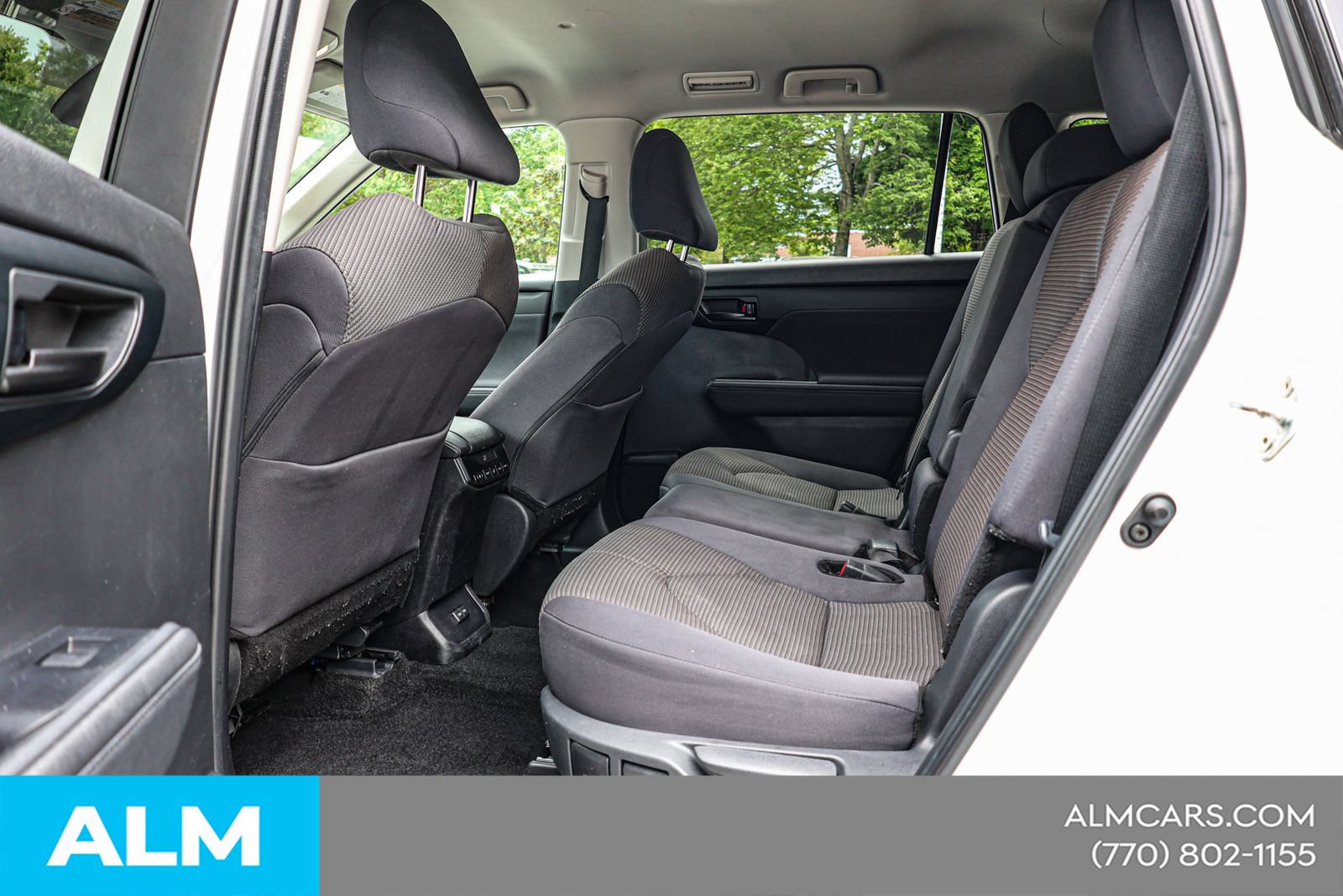 Used 2024 Toyota Highlander LE FWD image 18