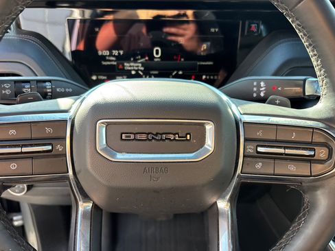 Used 2025 GMC Yukon Denali w/ Sun & Power Step Package AWD/4WD image 16